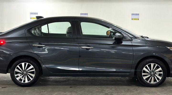 JUALAN SAMBUNG BAYAR
STOK KOYAK PLASTIK

JENIS KERETA : HONDA CITY  1.5 E SPEC ( A )

TAHUN : 2023
BULANAN : RM 1010.00 SAHAJA
BANK PEMBIAYAAN : HONG LEONG BANG
BAKI TEMPOH PINJAMAN : 9!TAHUN
TARIKH BAYARAN : 13HB
TEMPOH ROADTAX : VALID
NO PLATE : WILAYAH ( V )
MILEAGE : NEW

SPESIFIKASI KENDERAAN :

FACELIFT MODEL
KEYLESS ENTRY
PUSHSTART BUTTON
ECO MODE
PADDLESHIFTER
FABRIC INTERIOR
BUILT IN ANDROID PLAYER / APPLE CARPLAY
REVERSE CAMERA
TOUCHSCREEN MEDIA PLAYER
LOKASI DEAL LEPAKING
DELIVERY CAN BE ARRANGE ( WITH DELIVERY CHARGE )

DEPOSIT :