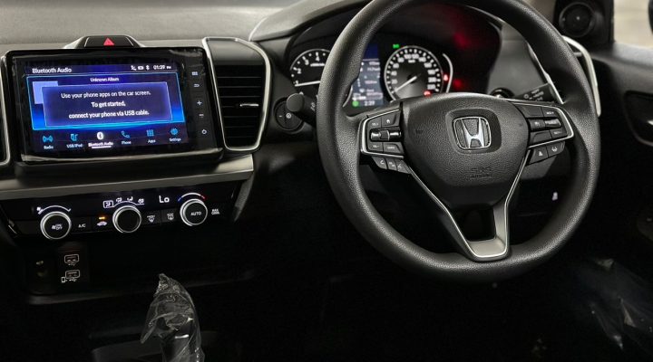 JUALAN SAMBUNG BAYAR
STOK KOYAK PLASTIK

JENIS KERETA : HONDA CITY  1.5 E SPEC ( A )

TAHUN : 2023
BULANAN : RM 1010.00 SAHAJA
BANK PEMBIAYAAN : HONG LEONG BANG
BAKI TEMPOH PINJAMAN : 9!TAHUN
TARIKH BAYARAN : 13HB
TEMPOH ROADTAX : VALID
NO PLATE : WILAYAH ( V )
MILEAGE : NEW

SPESIFIKASI KENDERAAN :

FACELIFT MODEL
KEYLESS ENTRY
PUSHSTART BUTTON
ECO MODE
PADDLESHIFTER
FABRIC INTERIOR
BUILT IN ANDROID PLAYER / APPLE CARPLAY
REVERSE CAMERA
TOUCHSCREEN MEDIA PLAYER
LOKASI DEAL LEPAKING
DELIVERY CAN BE ARRANGE ( WITH DELIVERY CHARGE )

DEPOSIT :