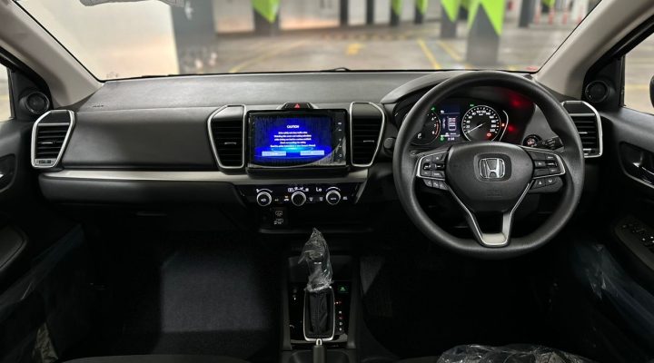 JUALAN SAMBUNG BAYAR
STOK KOYAK PLASTIK

JENIS KERETA : HONDA CITY  1.5 E SPEC ( A )

TAHUN : 2023
BULANAN : RM 1010.00 SAHAJA
BANK PEMBIAYAAN : HONG LEONG BANG
BAKI TEMPOH PINJAMAN : 9!TAHUN
TARIKH BAYARAN : 13HB
TEMPOH ROADTAX : VALID
NO PLATE : WILAYAH ( V )
MILEAGE : NEW

SPESIFIKASI KENDERAAN :

FACELIFT MODEL
KEYLESS ENTRY
PUSHSTART BUTTON
ECO MODE
PADDLESHIFTER
FABRIC INTERIOR
BUILT IN ANDROID PLAYER / APPLE CARPLAY
REVERSE CAMERA
TOUCHSCREEN MEDIA PLAYER
LOKASI DEAL LEPAKING
DELIVERY CAN BE ARRANGE ( WITH DELIVERY CHARGE )

DEPOSIT :