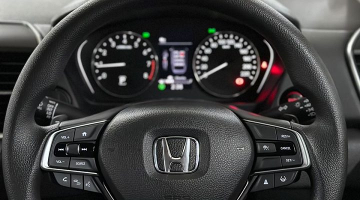 JUALAN SAMBUNG BAYAR
STOK KOYAK PLASTIK

JENIS KERETA : HONDA CITY  1.5 E SPEC ( A )

TAHUN : 2023
BULANAN : RM 1010.00 SAHAJA
BANK PEMBIAYAAN : HONG LEONG BANG
BAKI TEMPOH PINJAMAN : 9!TAHUN
TARIKH BAYARAN : 13HB
TEMPOH ROADTAX : VALID
NO PLATE : WILAYAH ( V )
MILEAGE : NEW

SPESIFIKASI KENDERAAN :

FACELIFT MODEL
KEYLESS ENTRY
PUSHSTART BUTTON
ECO MODE
PADDLESHIFTER
FABRIC INTERIOR
BUILT IN ANDROID PLAYER / APPLE CARPLAY
REVERSE CAMERA
TOUCHSCREEN MEDIA PLAYER
LOKASI DEAL LEPAKING
DELIVERY CAN BE ARRANGE ( WITH DELIVERY CHARGE )

DEPOSIT :